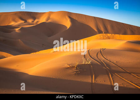 Le dune di sabbia del deserto del Sahara,merzouga,Marocco Foto Stock
