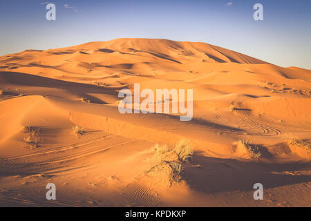 Le dune di sabbia del deserto del Sahara,merzouga,Marocco Foto Stock