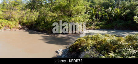 Laghi sulfuree vicino a Manado, Indonesia Foto Stock