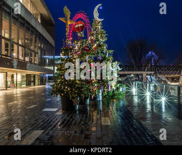 Strada di Natale luci e decorazioni a Londra Foto Stock