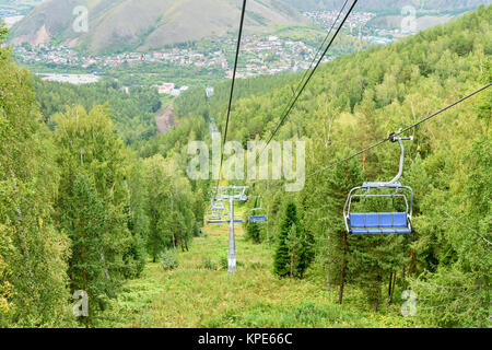 Seggiovia in cima alla montagna russa Stolby riserva Nature Sanctuary. Nei pressi di Krasnoyarsk. La Siberia Foto Stock