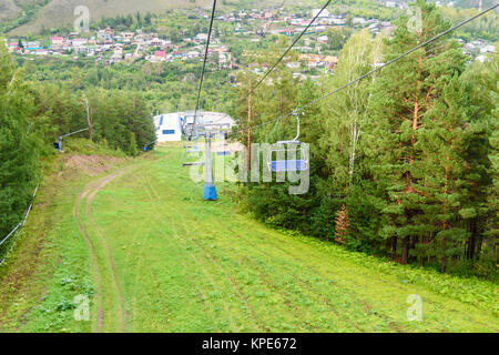 Seggiovia in cima alla montagna russa Stolby riserva Nature Sanctuary. Nei pressi di Krasnoyarsk. La Siberia Foto Stock