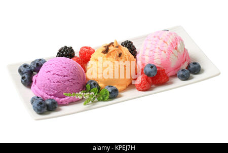 Un assortimento di aromatizzati alla frutta gelato Foto Stock