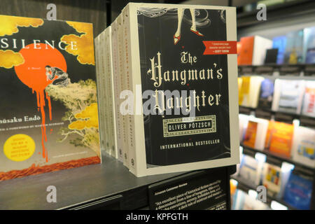 AmazonBooks in Time Warner Center, Columbus Circle, NYC, STATI UNITI D'AMERICA Foto Stock