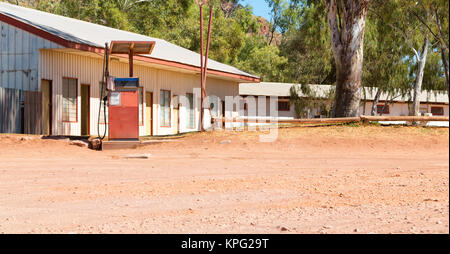 In Australia la vecchia pompa di benzina stazione di concetto di servizio Foto Stock