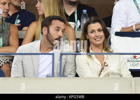 FLUSHING NY- Settembre 03: Jeremy Piven, Bridget Moynahan, giorno dieci del 2014 US Open al USTA Billie Jean King National Tennis Center il 3 settembre 2014 nel quartiere di lavaggio del Queens Borough of New York City People: Jeremy Piven, Bridget Moynahan Foto Stock