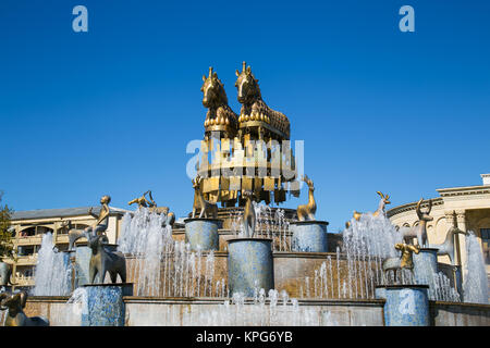 Kolkhida fontana sulla piazza centrale di Kutaisi, Georgia, l'Europa. Foto Stock