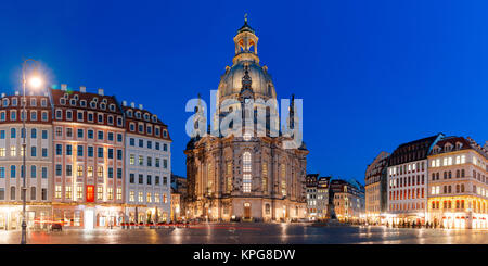 La Frauenkirche di notte a Dresda, Germania Foto Stock