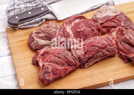 Carne cruda, deliziosa carne di vitello, carni bovine guance Foto Stock