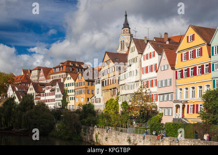 Germania, Baden-Wurttemburg, Tubinga, old town edifici lungo il fiume Neckar Foto Stock