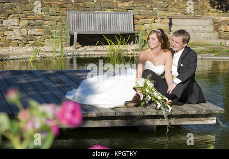 Modello rilasciato , Junges Brautpaar - giovani sposi Foto Stock