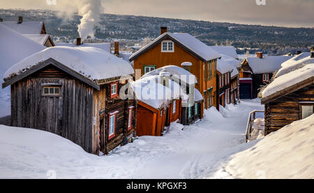 Røros è una storica ex miniere di rame città in Norvegia. È sulla lista del Patrimonio mondiale dell'UNESCO. Foto Stock