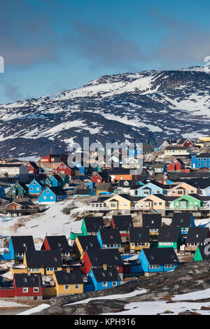 La Groenlandia, Disko Bay, Ilulissat, elevati vista città Foto Stock