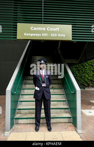 Londra, Inghilterra - 25 giugno: atmosfera il giorno tre del Wimbledon Lawn Tennis campionati a tutti England Lawn Tennis e Croquet Club a Wimbledon il 25 giugno 2014 in London, England People: atmosfera T Foto Stock