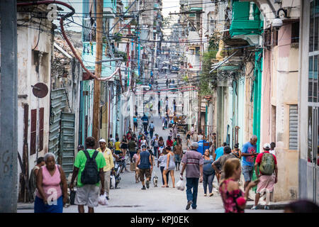 Scena di strada a l'Avana, Cuba Foto Stock
