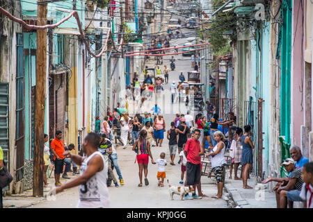 Scena di strada a l'Avana, Cuba Foto Stock