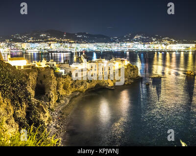 Belle Case Ibiza di fronte al mare Foto Stock