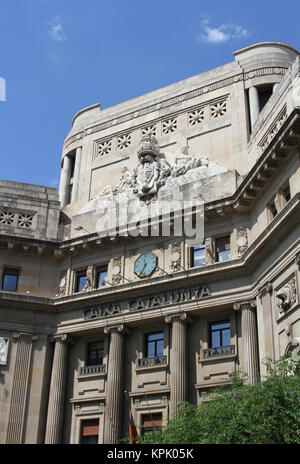 La scultura in rilievo su Caixa Catalunya, Catalano savings bank, Barcelona, Spagna. Foto Stock