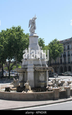 Pla de Palau fontana nella parte anteriore del Delegacion del Gobierno edificio, Catalonia, Barcelona, Spagna. Foto Stock