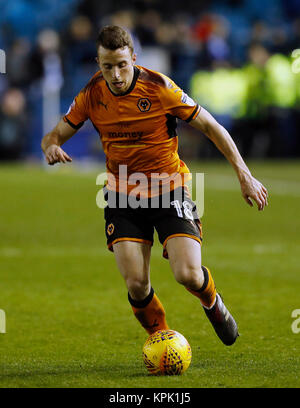 Wolverhampton Wanderers' Diogo Jota durante la partita del campionato Sky Bet a Hillsborough, Sheffield. PREMERE ASSOCIAZIONE foto. Data immagine: Venerdì 15 dicembre 2017. Vedi PA storia SOCCER Sheff Wed. Photo credit should Read: Martin Rickett/PA Wire. RESTRIZIONI: Nessun utilizzo con audio, video, dati, elenchi di apparecchi, logo di club/campionato o servizi "live" non autorizzati. L'uso in-match online è limitato a 75 immagini, senza emulazione video. Nessun utilizzo nelle scommesse, nei giochi o nelle pubblicazioni di singoli club/campionati/giocatori. Foto Stock