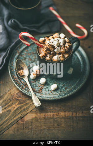 Il Natale di cioccolata calda con marshmallows e cacao, spazio di copia Foto Stock