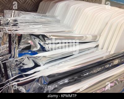 Lo scambiatore di calore pensili di sacchetti per prodotti alimentari surgelati Foto Stock