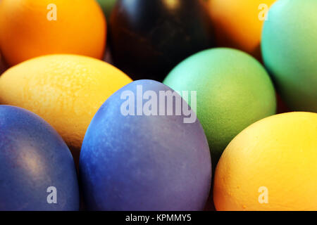Colorate le uova di Pasqua Foto Stock