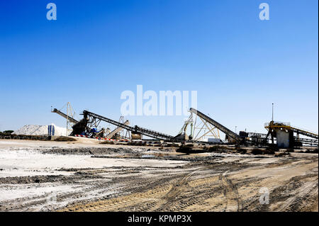 Sito azienda operativa la soluzione salina Aigues-Mortes Foto Stock