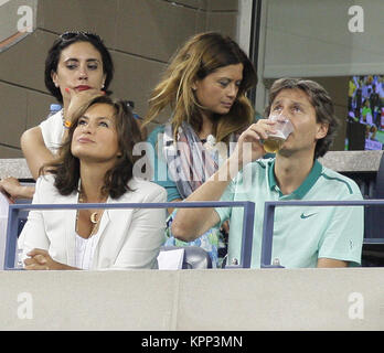 FLUSHING NY - Agosto: Mariska Hargitay, al 2014 US Open al USTA Billie Jean King National Tennis Center in agosto, 2014 nel quartiere di lavaggio del Queens Borough of New York City People: Mariska Hargitay Foto Stock