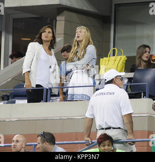 FLUSHING NY - Agosto: Mariska Hargitay, al 2014 US Open al USTA Billie Jean King National Tennis Center in agosto, 2014 nel quartiere di lavaggio del Queens Borough of New York City People: Mariska Hargitay Foto Stock