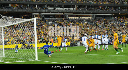 L Australia ha sconfitto Honduras 3-1 per vincere la Coppa del Mondo di spareggio intercontinentale e di qualificarsi per la fase finale della Coppa del Mondo in Russia 2018 dotate di: Mile Jedinak dove: Sydney, Australia quando: 15 Nov 2017 Credit: WENN.com Foto Stock