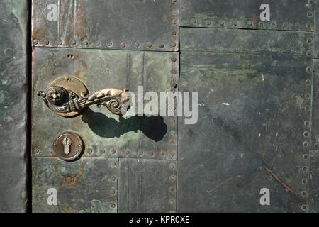 vecchia porta della cattedrale di magdeburgo Foto Stock