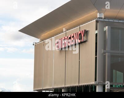 Emergency Medical Center Building segno Health Care ospedale Foto Stock