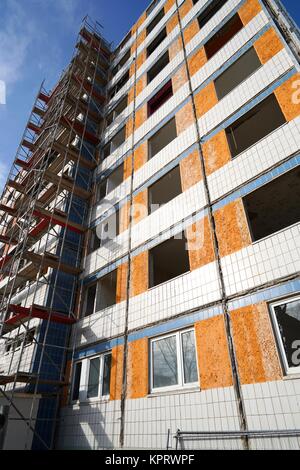 Demolizione di un edificio residenziale a Magdeburgo Foto Stock