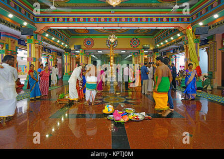 Vista del Sri Mahamariamman Temple, il più antico tempio indù di Kuala Lumpur in Malesia Foto Stock