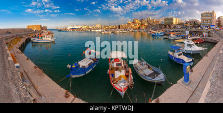 Panorama del Porto Antico, Heraklion, Creta, Grecia Foto Stock