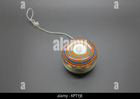 Vintage yoyo con laminazione dello spago in forma di cuore Foto Stock