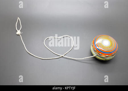 Vintage yoyo con laminazione dello spago in forma di cuore Foto Stock