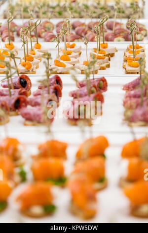 Closeup tartine e spuntini per catering Foto Stock