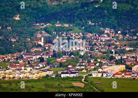 Paese collinare di Samobor vista aerea Foto Stock