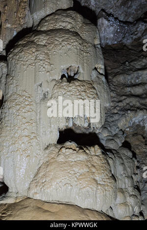 La maschera di stalattiti in New Athos grotta, Abcasia Foto Stock