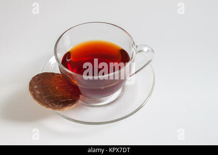 Tazza di tè con biscotti al cioccolato Foto Stock