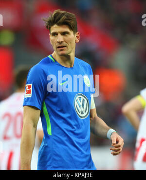 Koeln, Germania. Xvi Dec, 2017. Colonia, Germania, 16 dicembre 2017, Bundesliga giornata 17, 1. FC Koeln vs VfL Wolfsburg: Mario Gomez (Wolfsburg). Credito: Juergen schwarz/Alamy Live News Foto Stock