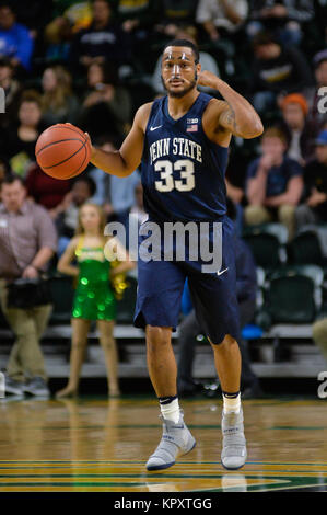 Fairfax, Virginia, Stati Uniti d'America. Xvii Dec, 2017. SHEP GARNER (33) segnali ai suoi compagni di squadra durante il gioco presso EagleBank Arena di Fairfax, Virginia. Credito: Amy Sanderson/ZUMA filo/Alamy Live News Foto Stock