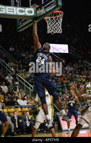 Fairfax, Virginia, Stati Uniti d'America. Xvii Dec, 2017. MIKE WATKINS (24) punteggi durante il gioco presso EagleBank Arena di Fairfax, Virginia. Credito: Amy Sanderson/ZUMA filo/Alamy Live News Foto Stock