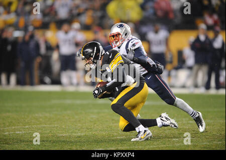 Dec 17th, 2017: Steelers Ben Roethlisberger #7 durante il New England Patriots vs Pittsburgh Steelers gioco all'Heinz Field di Pittsburgh, PA. Jason Pohuski/CSM Foto Stock