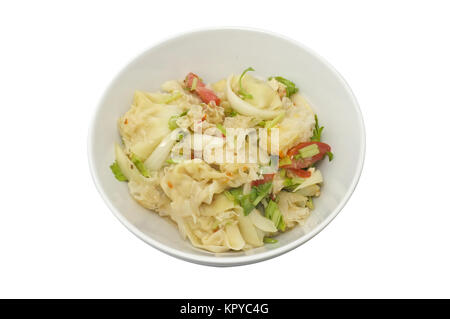 Wonton piccante con insalata di funghi di neve a fungo, cibo tailandese Foto Stock