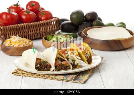 Tacos messicano con verdure Foto Stock