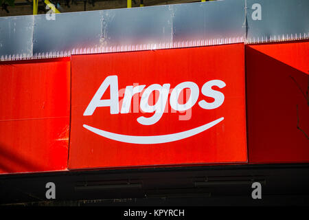 Storefront segno di Argos - catalogo britannico rivenditore, London, Regno Unito Foto Stock