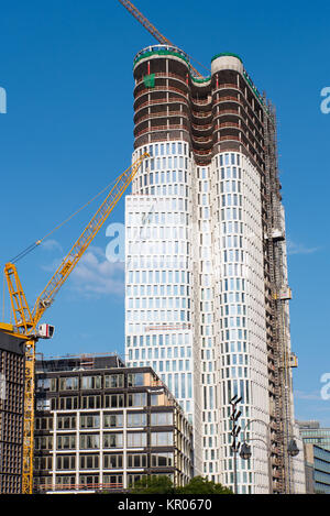 La costruzione di un grattacielo a Berlino, Germania Foto Stock